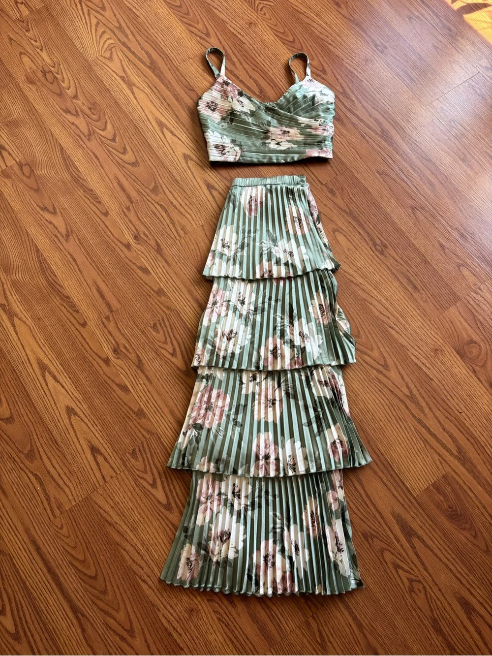 Abercrombie & Fitch Green Floral Pleated Tiered crop top maxi set